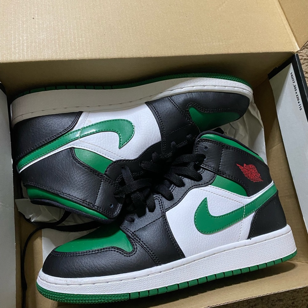 Jordan 1 Mid